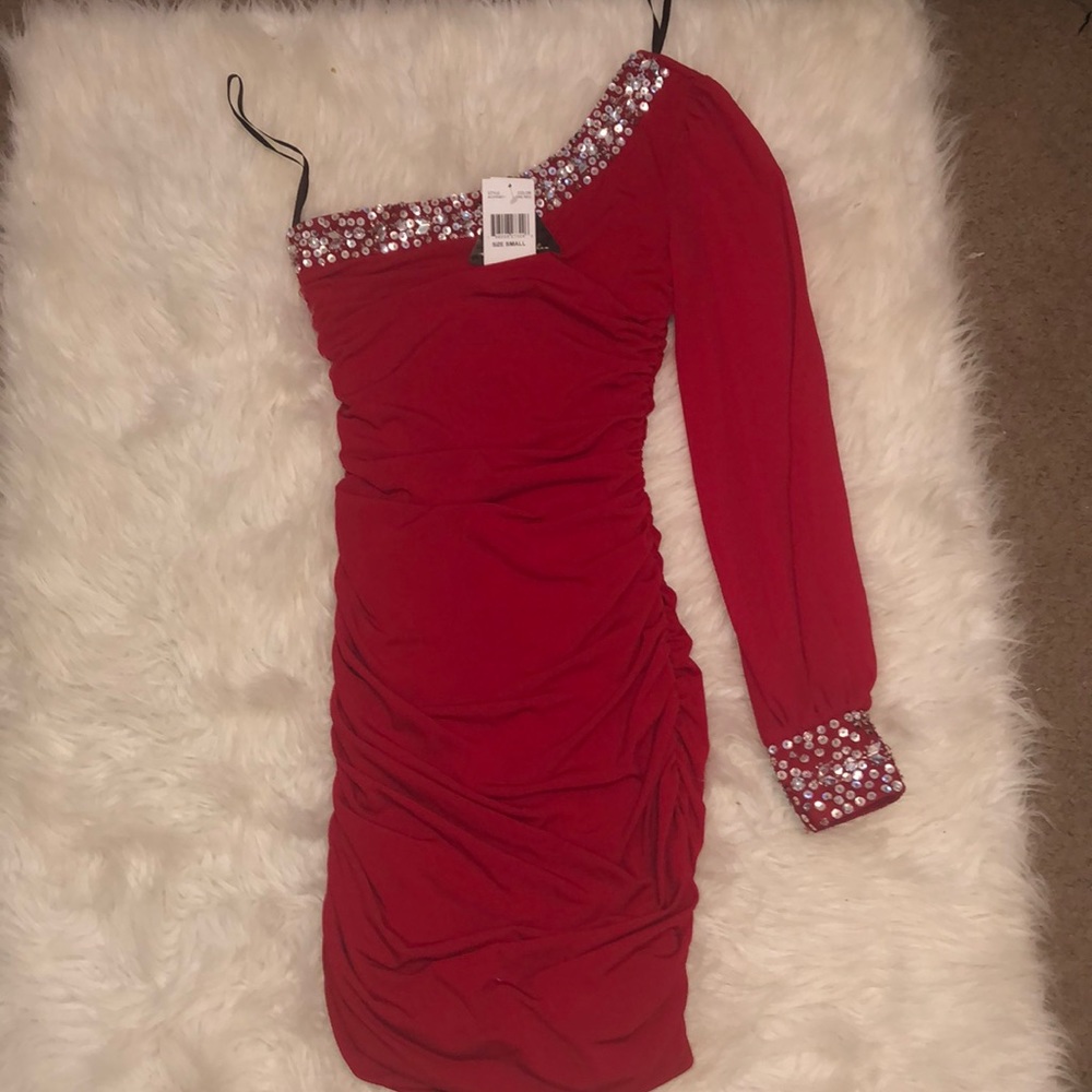 One sleeve dress